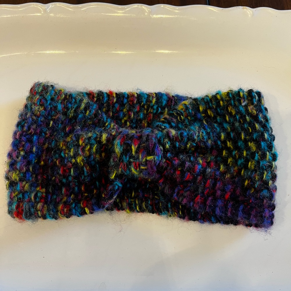 Headband, acrylic knit, stretchy!